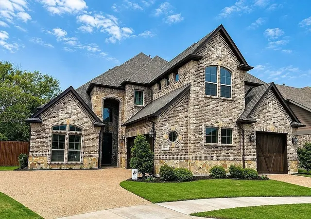 Photo 1 of Single family home for sale at 2828 Stadium View Dr, Fort Worth, TX 76118 | MLS# 21353827 | Listing updated on 2026-09-12