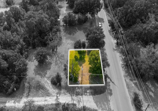 Photo 2 of Land for sale at 202 S Merrimac St, Weatherford, TX 76086 | MLS# 21354155 | Listing updated on 2026-09-14