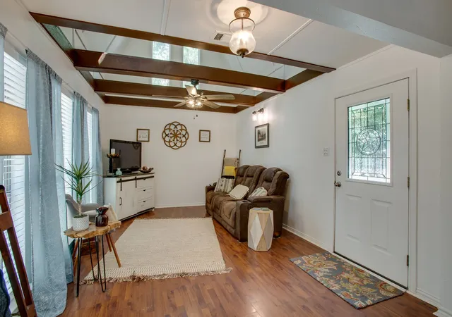 Photo 3 of Sale Pending at 137 Oak Haven Dr, Gun Barrel City, TX 75156 | MLS# 21354135 | Listing updated on 2026-09-12