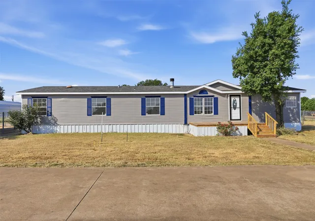 Photo 2 of Manufactured home for sale at 9606 Diamond Ave, Kaufman, TX 75142 | MLS# 21351252 | Listing updated on 2026-09-29