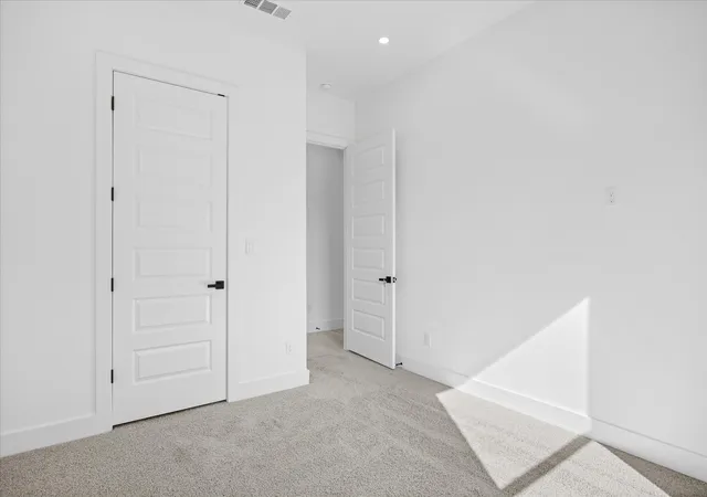Photo 3 of Single family home for sale at 2057 Glenhollow Dr, Weatherford, TX 76088 | MLS# 21352649 | Listing updated on 2026-09-11