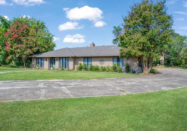 Photo 2 of Single family home for sale at 110 Bois D Arc St, Tom Bean, TX 75489 | MLS# 21345690 | Listing updated on 2026-09-24