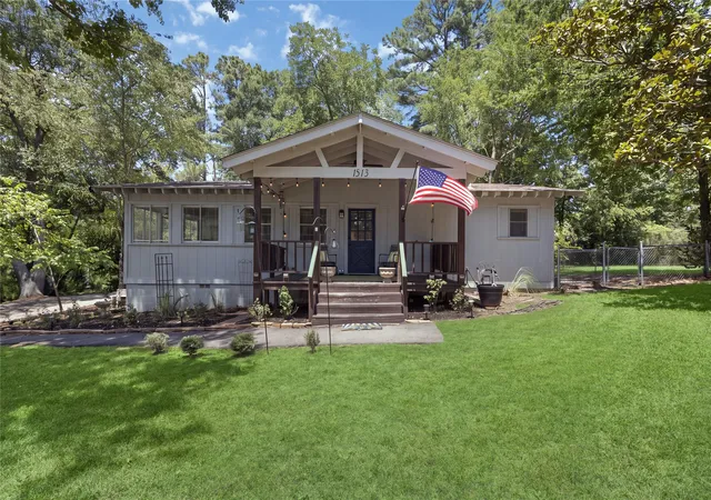 Photo 2 of Sale Pending at 1513 W Tanglewood Dr, Hideaway, TX 75771 | MLS# 21353272 | Listing updated on 2026-09-25