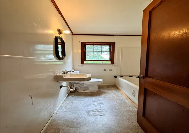 Photo 4 of Single family home for sale at 316 Moore St, Springhill, LA 71075 | MLS# 21354164 | Listing updated on 2026-09-10