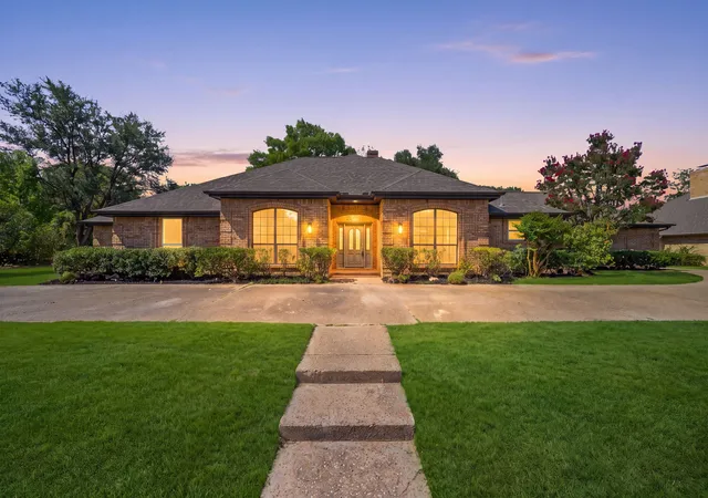 Photo 2 of Single family home for sale at 6812 Battle Creek Rd, Fort Worth, TX 76116 | MLS# 21351741 | Listing updated on 2026-09-08
