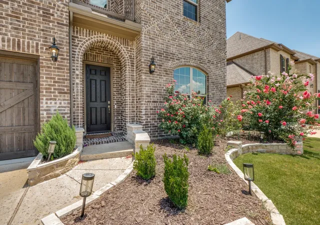 Photo 2 of Single family home for sale at 15946 Talamore Ln, Frisco, TX 75035 | MLS# 21342081 | Listing updated on 2026-09-12