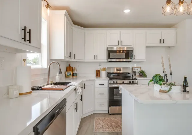 Photo 3 of Sale Pending at 308 E South, Itasca, TX 76055 | MLS# 21349669 | Listing updated on 2026-09-15