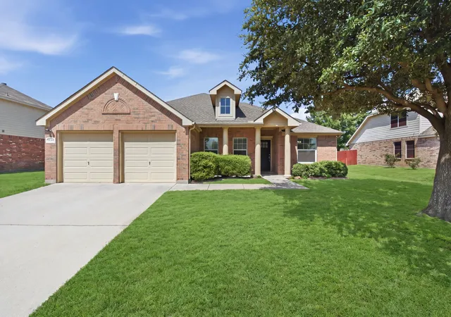 Photo 1 of Sale Pending at 13533 Quail View Dr, Haslet, TX 76052 | MLS# 21324573 | Listing updated on 2026-09-25