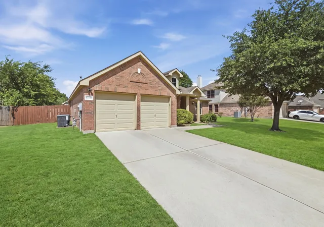Photo 3 of Sale Pending at 13533 Quail View Dr, Haslet, TX 76052 | MLS# 21324573 | Listing updated on 2026-09-25
