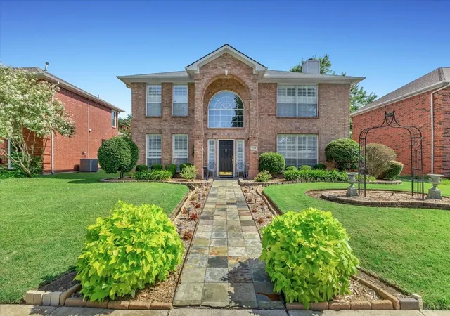 Photo 1 of Single family home for sale at 1324 Black Oak Dr, Carrollton, TX 75007 | MLS# 21354272 | Listing updated on 2026-09-12