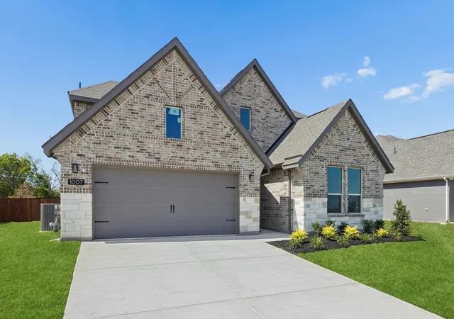 Photo 2 of Single family home for sale at 1007 Goldenrod Dr, Justin, TX 76247 | MLS# 21354281 | Listing updated on 2026-09-15