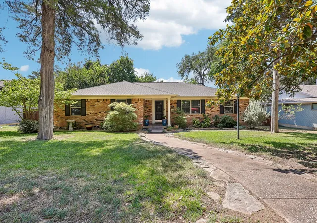 Photo 1 of Single family home for sale at 8324 Moorcroft Dr, Dallas, TX 75228 | MLS# 21334302 | Listing updated on 2026-09-11