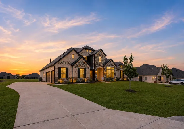 Photo 1 of Sale Pending at 507 Birthright Ln, Rockwall, TX 75032 | MLS# 21353495 | Listing updated on 2026-09-14
