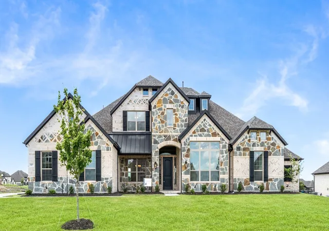 Photo 3 of Sale Pending at 507 Birthright Ln, Rockwall, TX 75032 | MLS# 21353495 | Listing updated on 2026-09-14