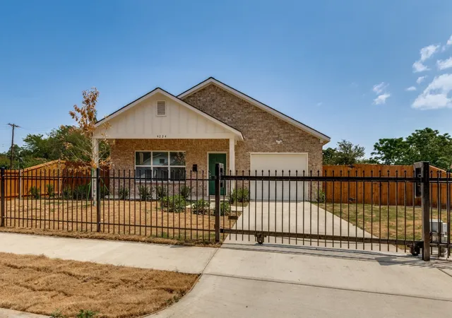 Photo 1 of Single family home for sale at 4224 Colonial Ave, Dallas, TX 75215 | MLS# 21354343 | Listing updated on 2026-09-12