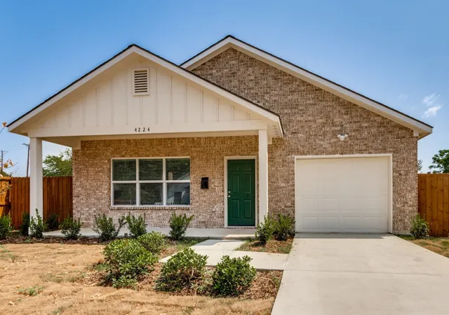 Photo 3 of Single family home for sale at 4224 Colonial Ave, Dallas, TX 75215 | MLS# 21354343 | Listing updated on 2026-09-12