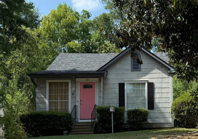 Photo 2 of Single family home for sale at 132 E Wyandotte St, Shreveport, LA 71101 | MLS# 21354365 | Listing updated on 2026-09-13