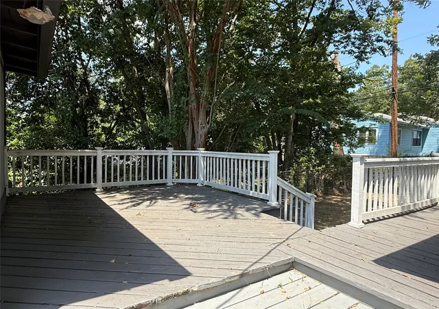 Photo 3 of Single family home for sale at 132 E Wyandotte St, Shreveport, LA 71101 | MLS# 21354365 | Listing updated on 2026-09-13