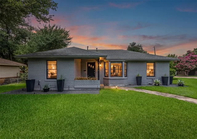 Photo 4 of Single family home for sale at 9919 Gooding Dr, Dallas, TX 75220 | MLS# 21352767 | Listing updated on 2026-09-14