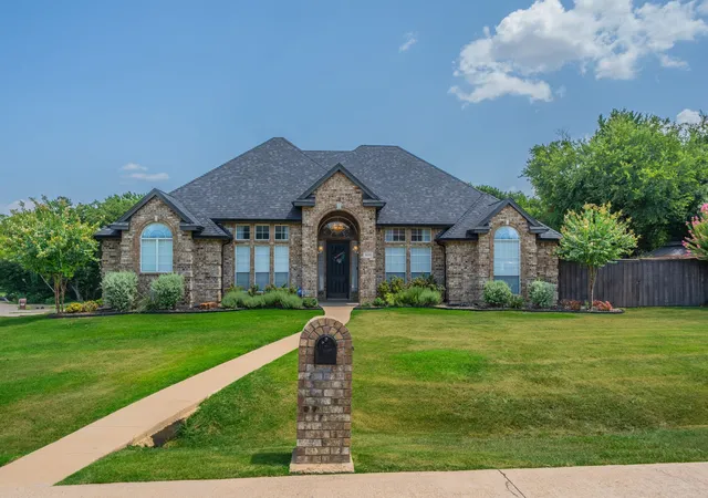 Photo 1 of Sale Pending at 1658 Pepper Tree Ln, Midlothian, TX 76065 | MLS# 21351697 | Listing updated on 2026-09-08