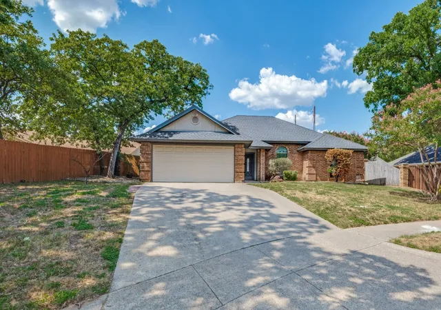 Photo 1 of Sale Pending at 3401 Crescent Ct, Bedford, TX 76021 | MLS# 21317570 | Listing updated on 2026-09-09
