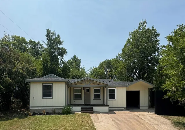 Photo 1 of Single family home for sale at 813 Nash St, Rockwall, TX 75087 | MLS# 21351861 | Listing updated on 2026-09-10