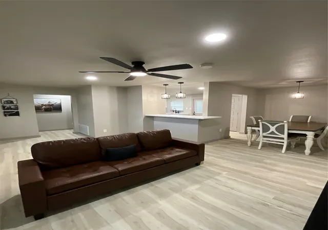 Photo 2 of Single family home for sale at 813 Nash St, Rockwall, TX 75087 | MLS# 21351861 | Listing updated on 2026-09-10