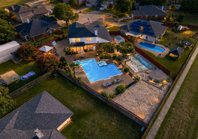 Photo 1 of Sale Pending at 6001 Prairie Wood Ct, Arlington, TX 76018 | MLS# 21354387 | Listing updated on 2026-10-02