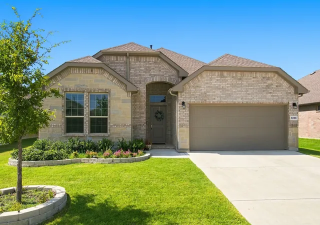 Photo 1 of Single family home for sale at 5236 Meadow Ln, Krum, TX 76249 | MLS# 21353254 | Listing updated on 2026-09-11