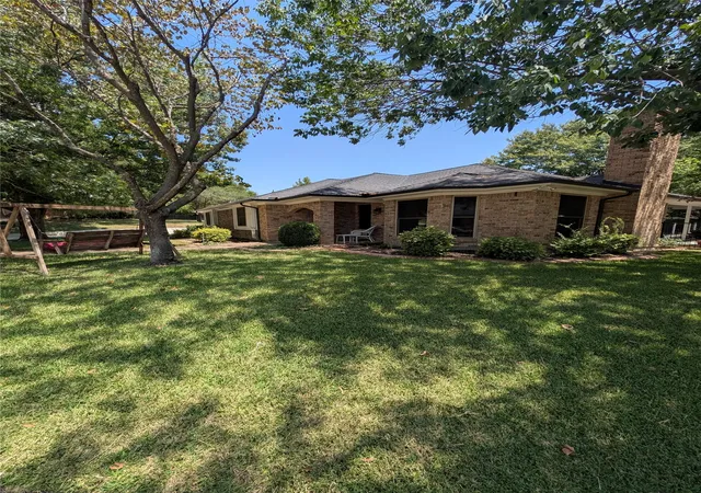 Photo 2 of Sale Pending at 8832 Arbor Crest Ct, Fort Worth, TX 76179 | MLS# 21354404 | Listing updated on 2026-09-11