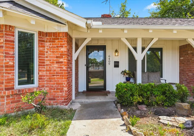 Photo 3 of Single family home for sale at 6409 W Ems Rd, Fort Worth, TX 76116 | MLS# 21354538 | Listing updated on 2026-09-12