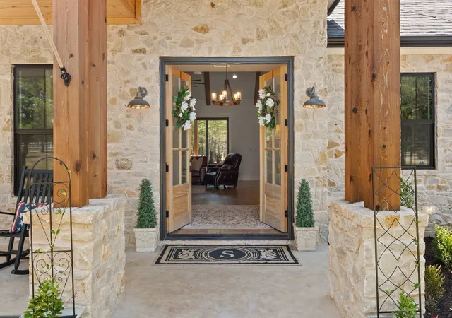 Photo 3 of Sale Pending at 421 White Oak Cir, Anna, TX 75409 | MLS# 21354549 | Listing updated on 2026-09-12