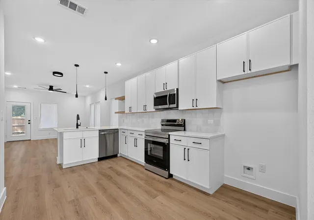Photo 3 of Single family home for sale at 2835 Macon St, Dallas, TX 75215 | MLS# 21354360 | Listing updated on 2026-09-09