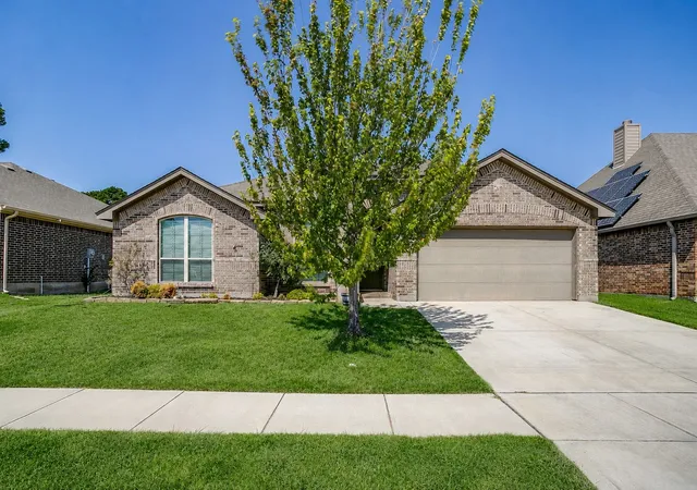 Photo 1 of Single family home for sale at 213 Marina Dr, Azle, TX 76020 | MLS# 21354631 | Listing updated on 2026-09-12