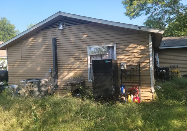 Photo 4 of Single family home for sale at 1519 Presidio Ave, Dallas, TX 75216 | MLS# 21352308 | Listing updated on 2026-09-11