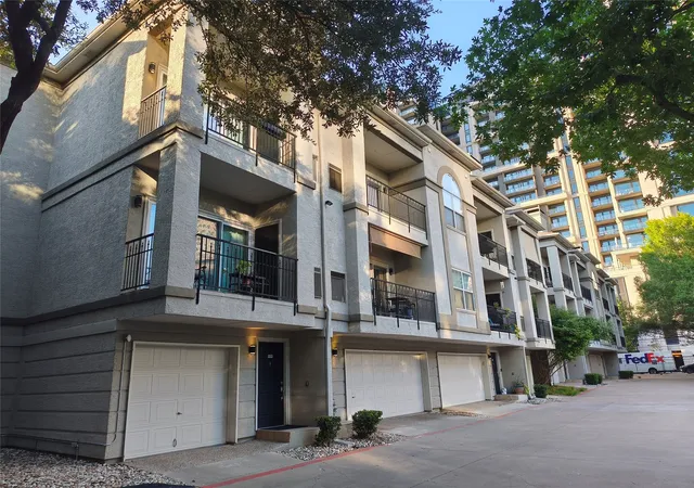 Photo 3 of Sale Pending at 2201 Wolf St #2205, Dallas, TX 75201 | MLS# 21354690 | Listing updated on 2026-09-12