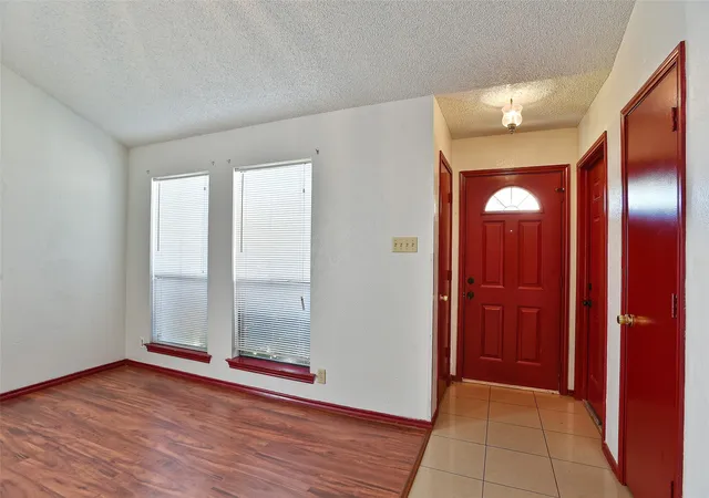 Photo 4 of Single family home for sale at 624 Aspen Dr, Denton, TX 76209 | MLS# 21314247 | Listing updated on 2026-09-11