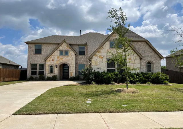 Photo 3 of Single family home for sale at 1142 Timber Ridge Dr, Midlothian, TX 76065 | MLS# 21348402 | Listing updated on 2026-09-09
