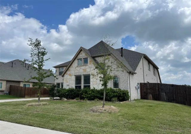Photo 3 of Single family home for sale at 1142 Timber Ridge Dr, Midlothian, TX 76065 | MLS# 21348402 | Listing updated on 2026-09-09