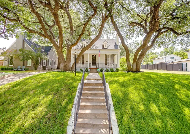 Photo 1 of Sale Pending at 2553 Stadium Dr, Fort Worth, TX 76109 | MLS# 21350919 | Listing updated on 2026-09-14