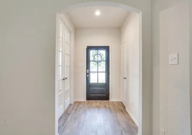 Photo 4 of Single family home for sale at 1533 Grassy Meadows Dr, Joshua, TX 76058 | MLS# 21354797 | Listing updated on 2026-09-12