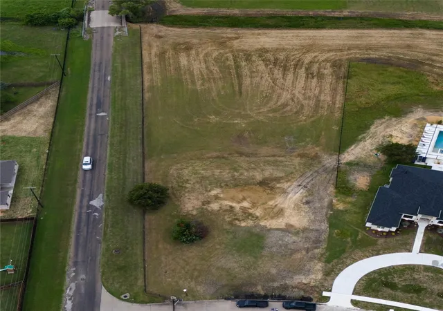 Photo 1 of Land for sale at 1304 Estate Dr, Ennis, TX 75119 | MLS# 21354835 | Listing updated on 2026-09-23