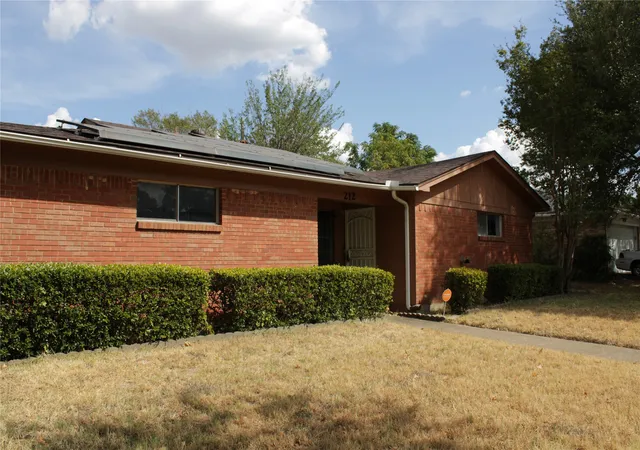 Photo 2 of Sale Pending at 212 N Longacre Ln, Dallas, TX 75217 | MLS# 21352725 | Listing updated on 2026-09-22