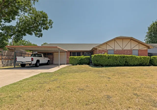 Photo 1 of Sale Pending at 7805 Marlborough Dr W, Fort Worth, TX 76134 | MLS# 21354914 | Listing updated on 2026-09-11