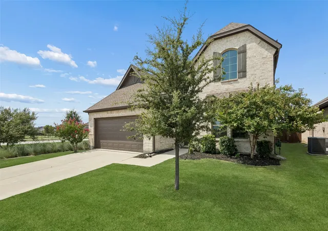 Photo 2 of Single family home for sale at 621 Hummingbird Dr, Celina, TX 75009 | MLS# 21347068 | Listing updated on 2026-09-14