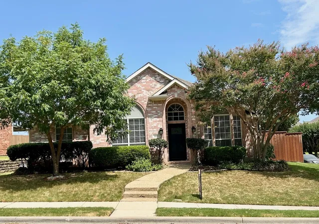 Photo 2 of Single family home for sale at 409 Crestview Point Dr, Lewisville, TX 75067 | MLS# 21354728 | Listing updated on 2026-09-15