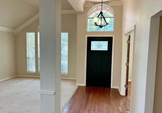 Photo 4 of Single family home for sale at 409 Crestview Point Dr, Lewisville, TX 75067 | MLS# 21354728 | Listing updated on 2026-09-15