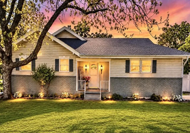 Photo 2 of Single family home for sale at 200 N Bordon St, Lorena, TX 76655 | MLS# 21355014 | Listing updated on 2026-09-20