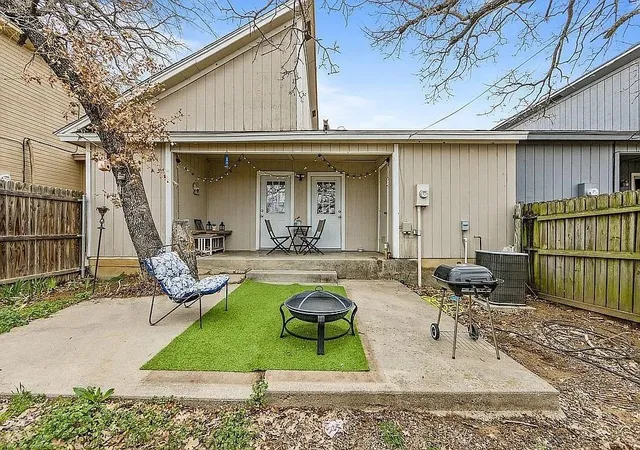 Photo 3 of Single family home for sale at 1214 Elm Ct, Runaway Bay, TX 76426 | MLS# 21355065 | Listing updated on 2026-09-09
