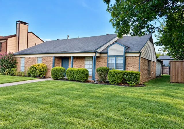 Photo 3 of Single family home for sale at 618 Pyramid Dr, Garland, TX 75040 | MLS# 21348456 | Listing updated on 2026-09-12